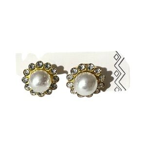 Pearl Stud Earrings Adorned with a Circle of Sparkling Crystals